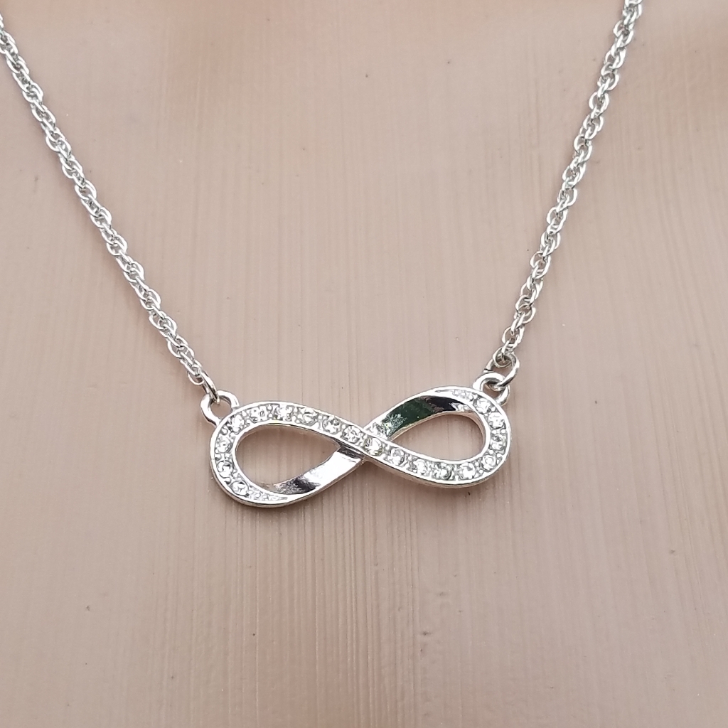 Silver Tone Necklace